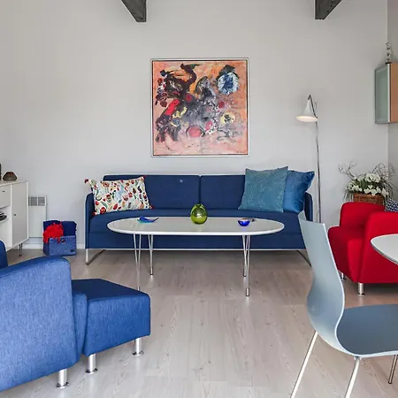 2 Bedroom Stunning In *