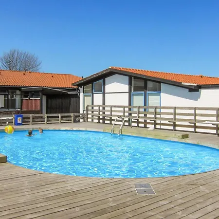 2 Bedroom Stunning In *